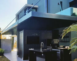 Obra com Esquadrias de Alumínio