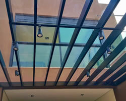 Obra com Esquadrias de Alumínio